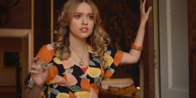 Imagem da personagem Aimee, da série Sex Education, durante cena