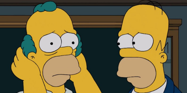 Personagens Homer e Krusty, da série Os Simpsons.