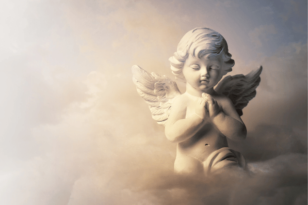 Estátua de anjo criança